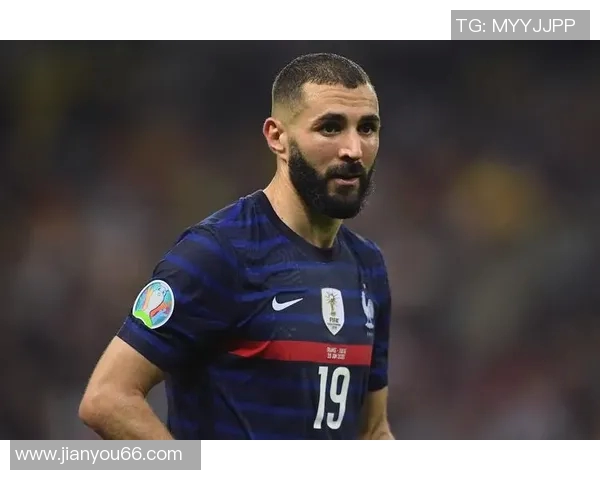 本泽马的传奇之路：从天才少年到世界足球巨星的成长历程